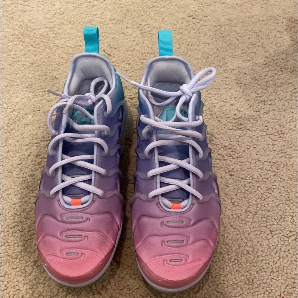 Nike Women's Gradient Purple and Pink Shoes